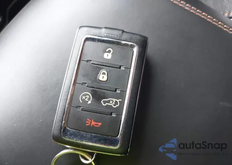 2021 Jeep Grand Cherokee L Summit 4X4 z USA, uszkodzony, nr VIN 1C4RJKEG8M8178848